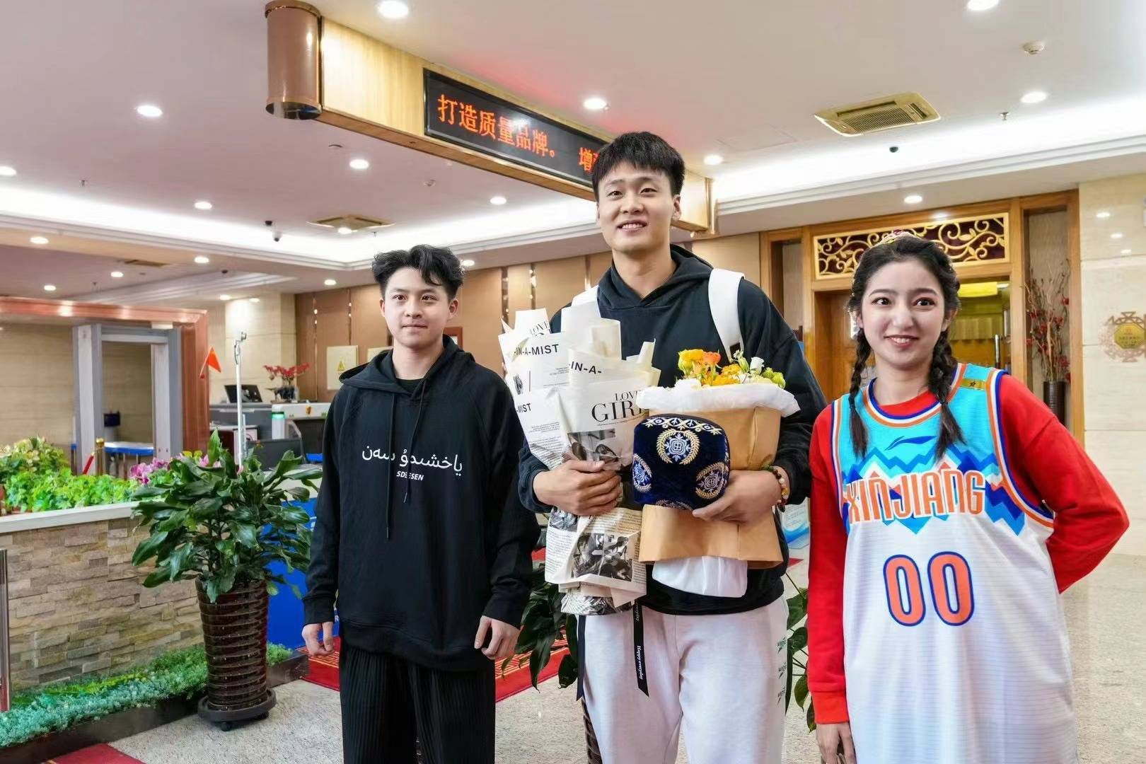 前瞻英超：诺丁汉森林VS曼彻斯特联时间：2023-12-3101:30　北京时间明天凌晨，2023/24赛季英超联赛第20轮继续进行，本场由诺丁汉森林主场迎战曼彻斯特联，森林盼摆脱降级危机，红魔欲打入欧战区。